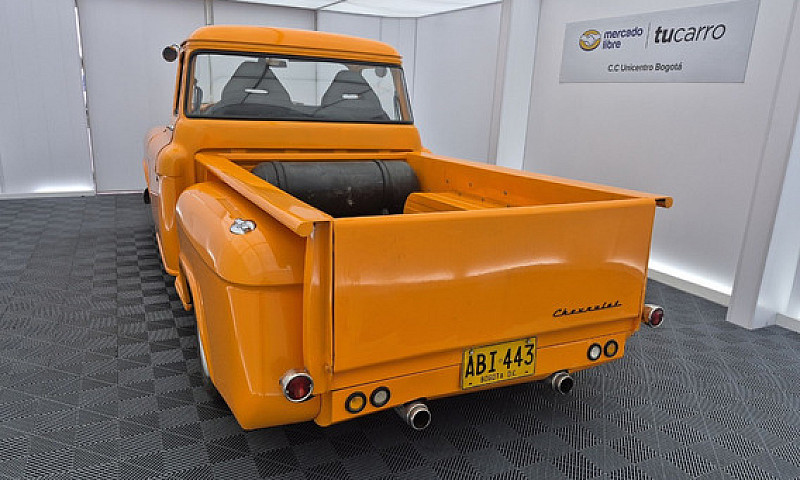 Chevroleth Apache 19...