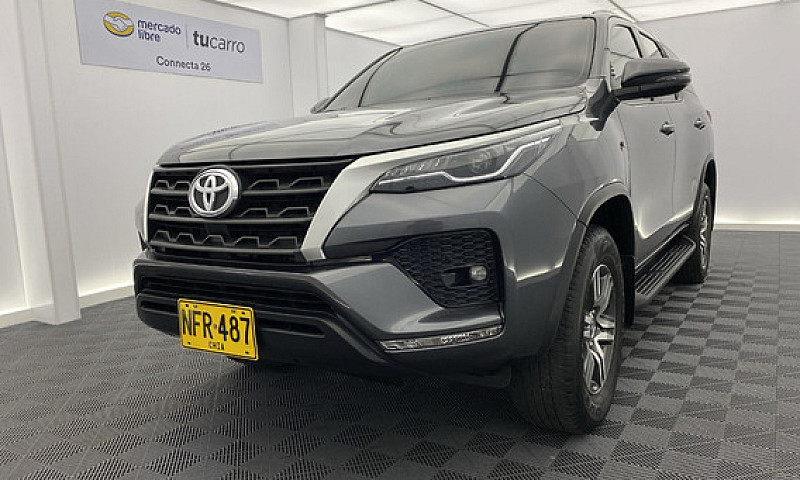 Toyota Fortuner 2.8L...