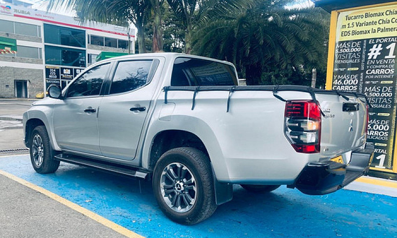 Mitsubishi 2.5 Sport...