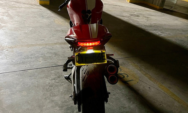 Ducati Monster 821 S...
