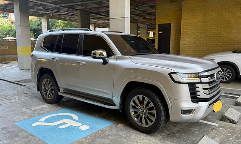 Toyota Land Cruiser ...