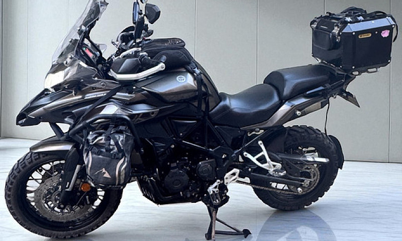 Benelli Trk 502...