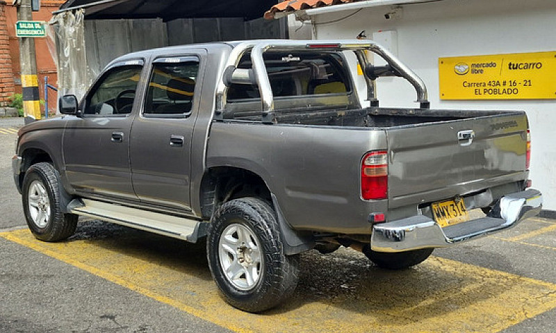 Toyota Hilux 2.4 Ex ...