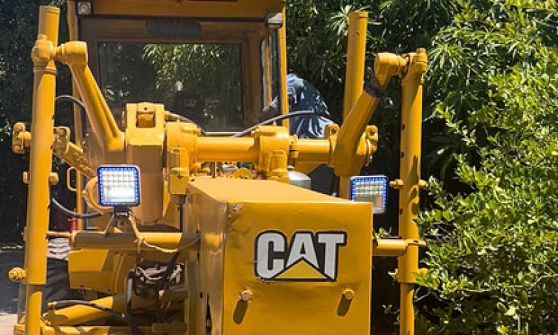 Motoniveladora Cater...