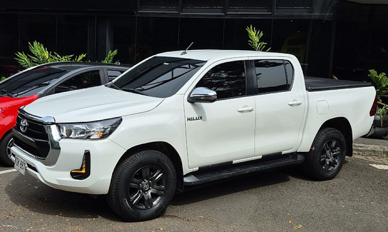 Toyota Hilux 2.4 Die...