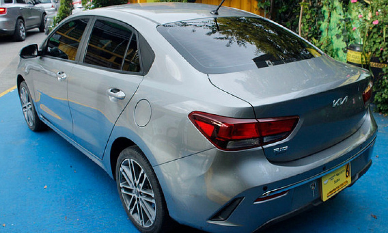 Kia Rio 1.4 Vibrant...