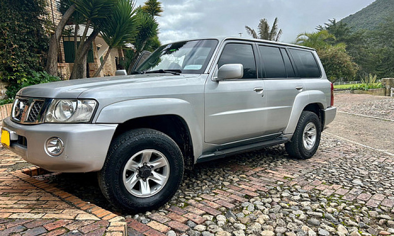 Nissan Patrol 4.8 Y6...