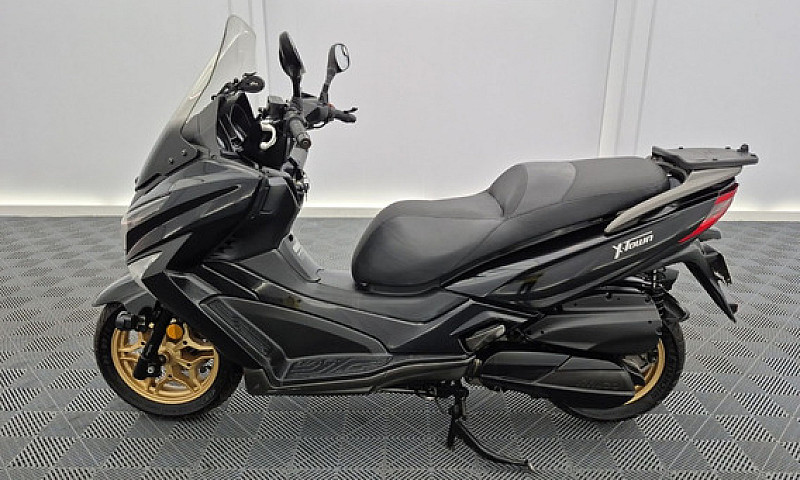 Kymco X-Town 300...