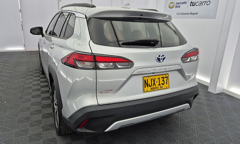 Toyota Corolla Cross...