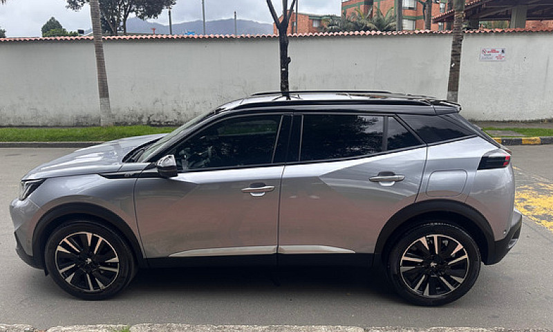 Peugeot 2008 1.2 Gt...