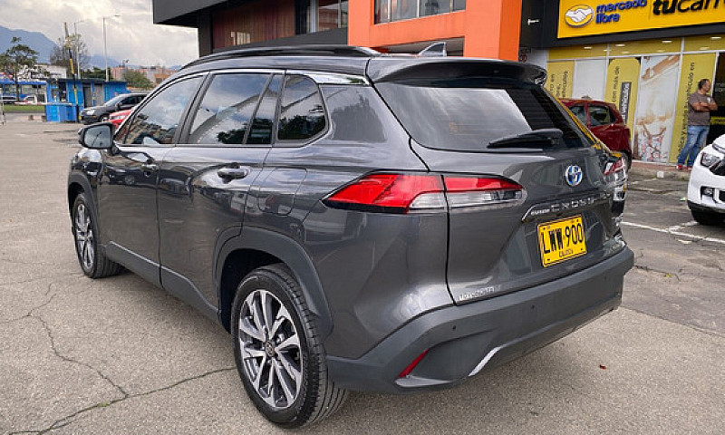 Toyota Corolla Cross...