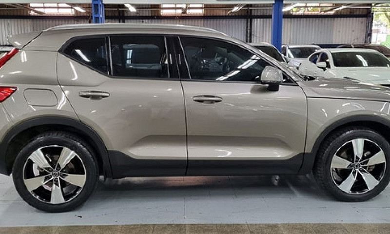 Volvo Xc40 Momentum ...