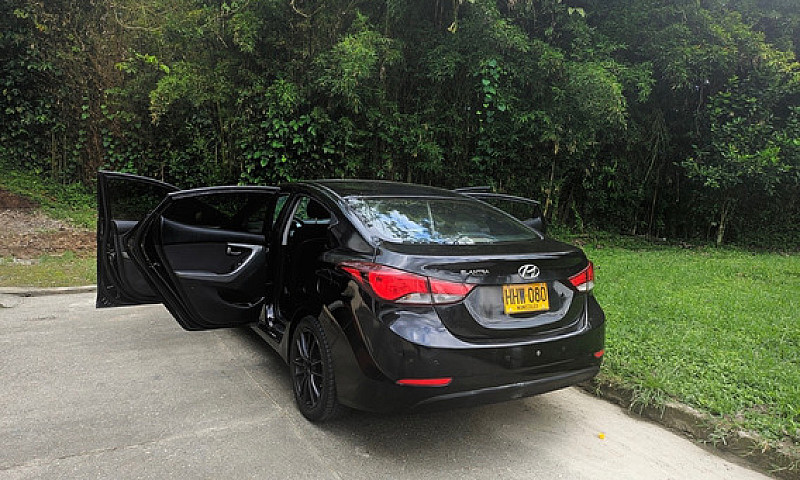 Hyundai Elantra 1.8 ...