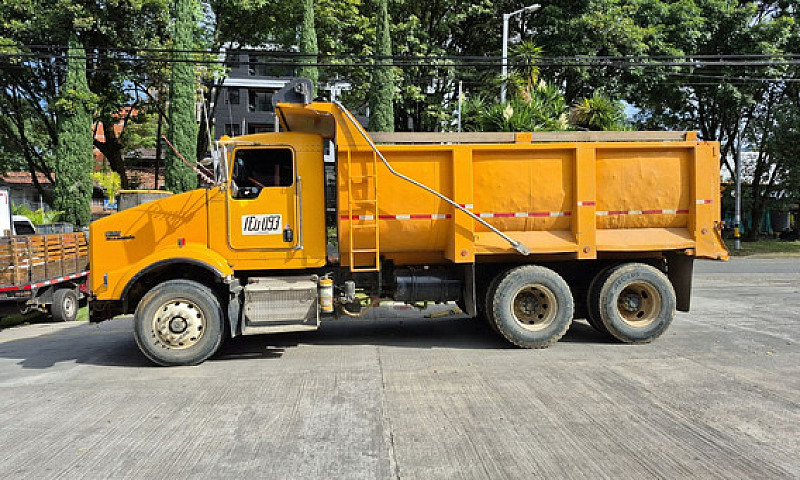 Volqueta Kenworth T8...