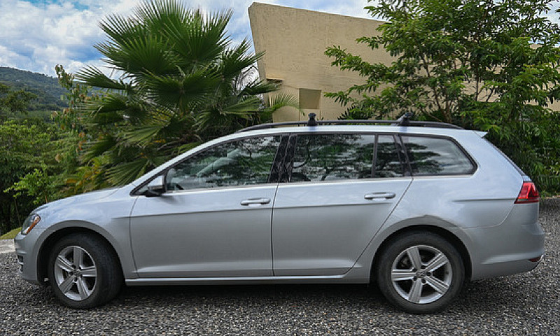 Volkswagen Golf Spor...