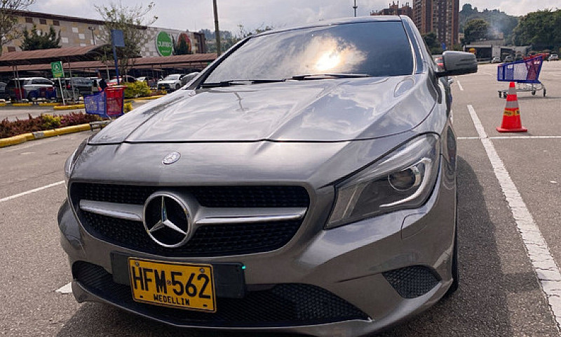 Mercedes Benz Cla200...