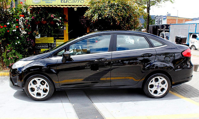 Ford Fiesta Se 2012...