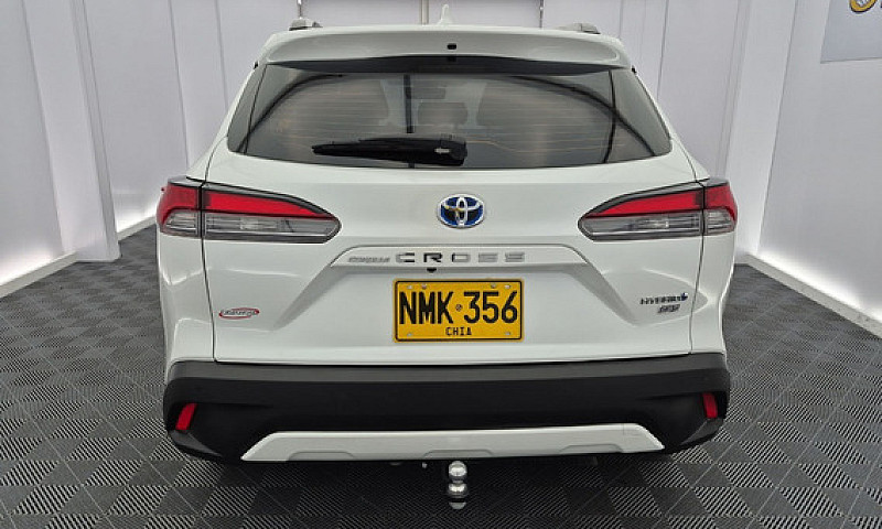 Toyota Corolla Cross...