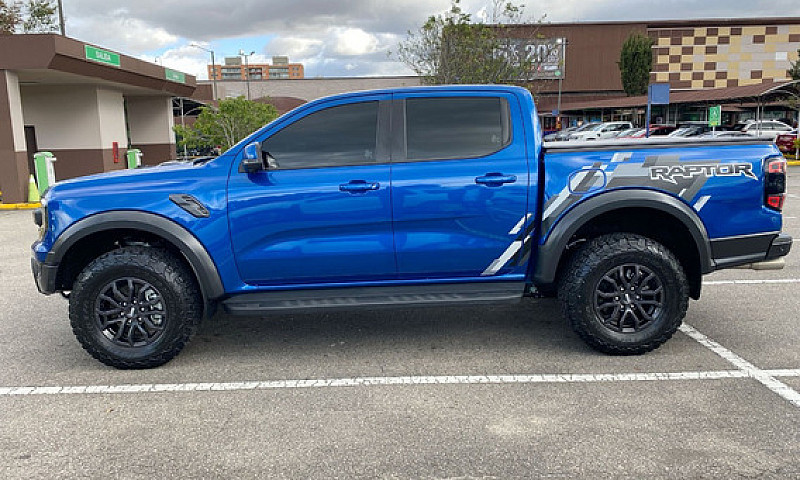 Ford Ranger Raptor 3...