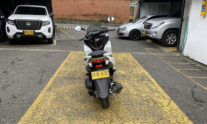 Yamaha Nw 125 Tricit...