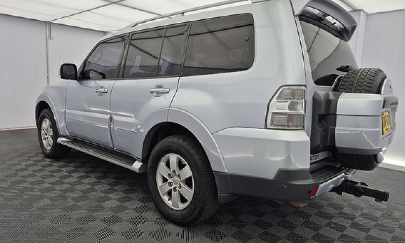 Mitsubishi Montero 3...