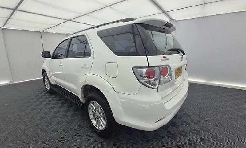 Toyota Fortuner 2.7L...
