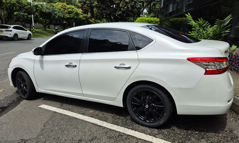 Nissan Sentra 1.8 B1...