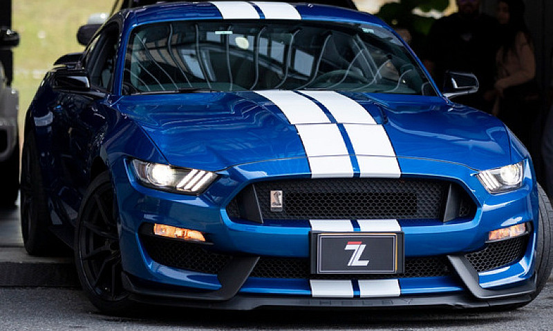 Ford Mustang Shelby ...