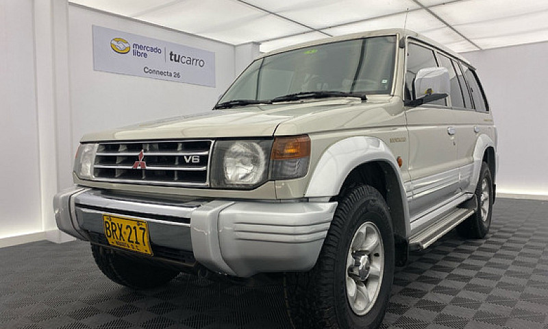 Mitsubishi Montero 3...