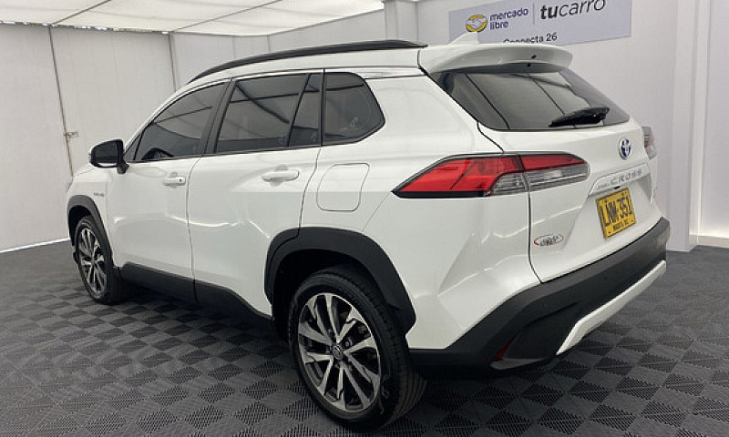 Toyota Corolla Cross...