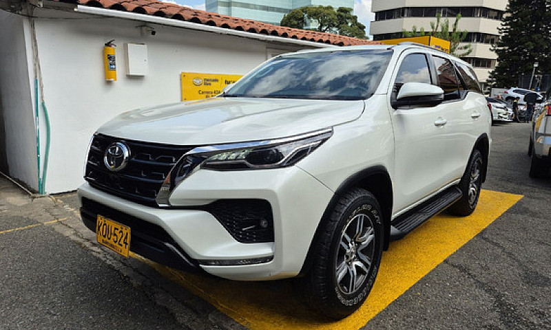 Toyota Fortuner 2.4 ...