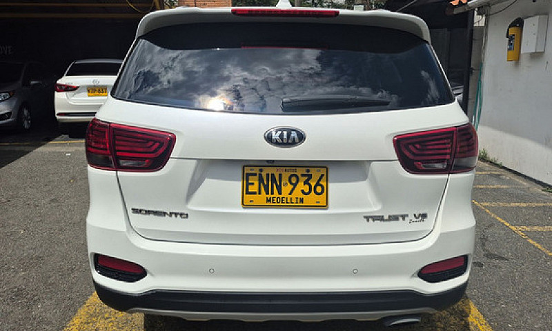 Kia Sorento 3.3 Trus...