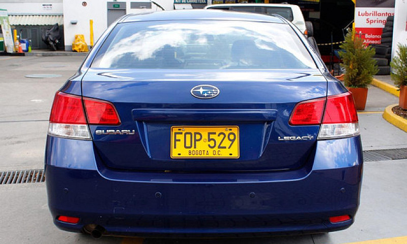 Subaru Legacy 2010...