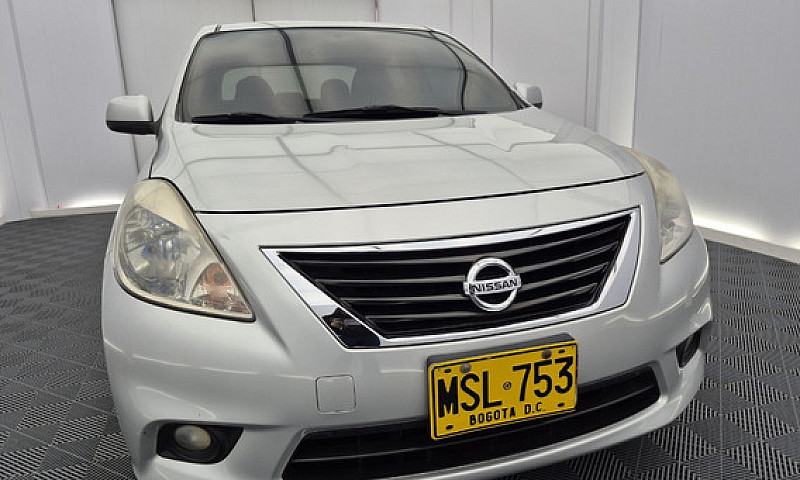 Nissan Versa 1.6 Sen...