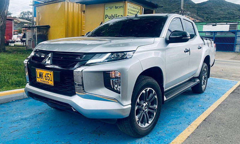 Mitsubishi 2.5 Sport...