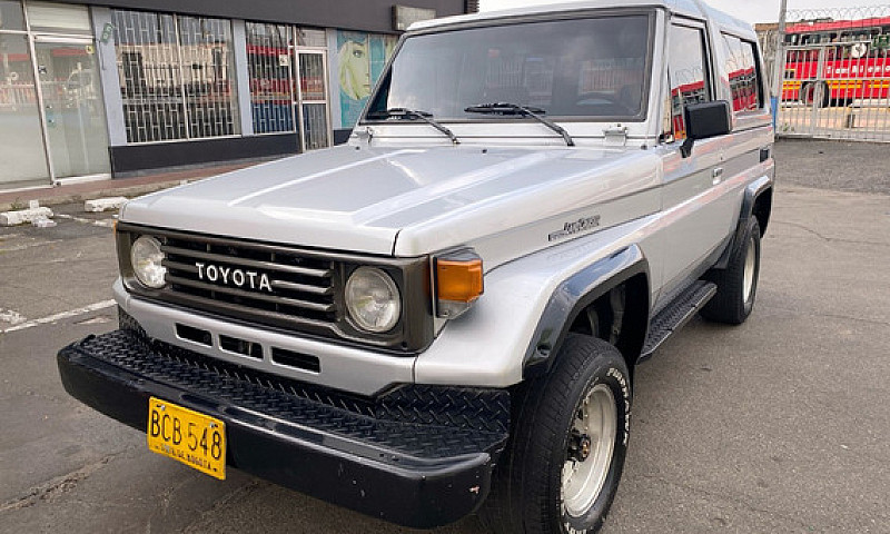 Toyota Land Cruiser ...