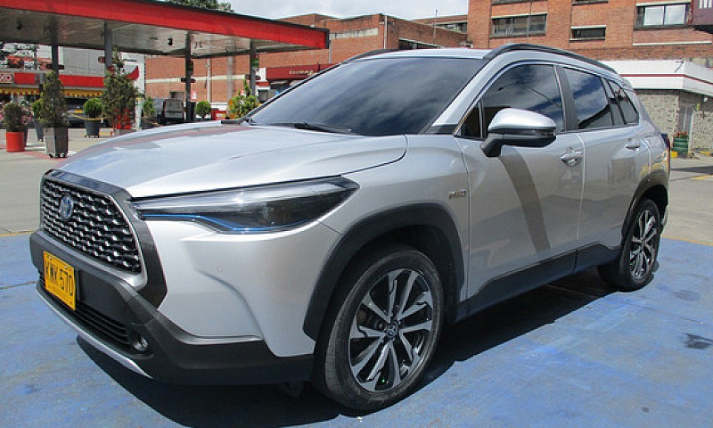 Toyota Corolla Cross...