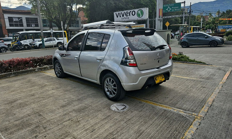 Renault Sandero 1.6 ...