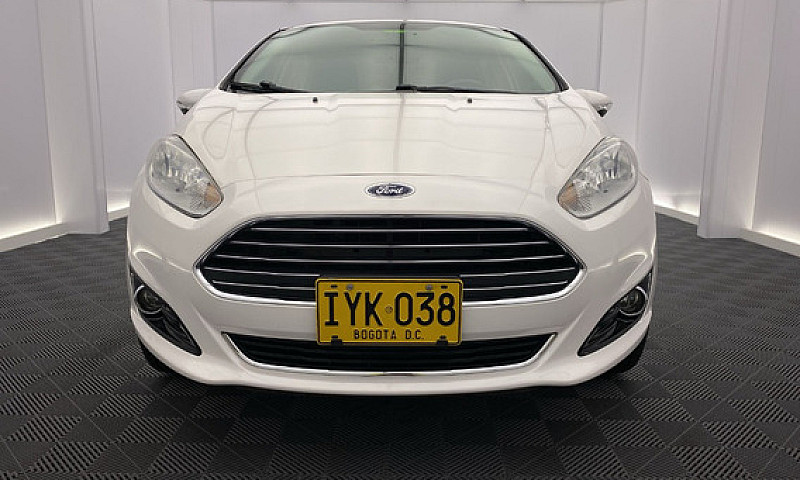 Ford Fiesta 1.6 Tita...