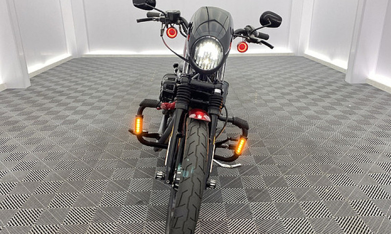 Harley Davidson Xl 8...