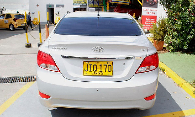 Hyundai Accent 1.6 I...