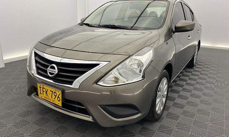 Nissan Versa 1.6 Adv...