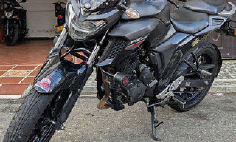 Yamaha Fz 250...