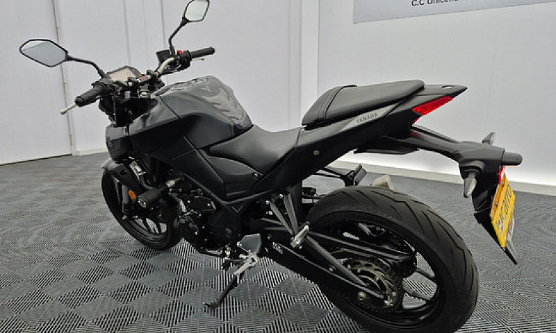 Yamaha Mt 03 ...