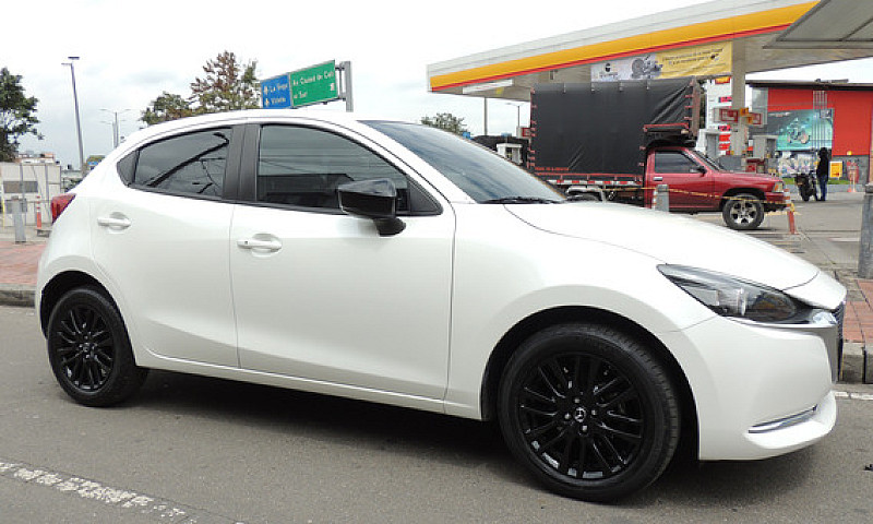 Mazda 2 Grand Tourin...