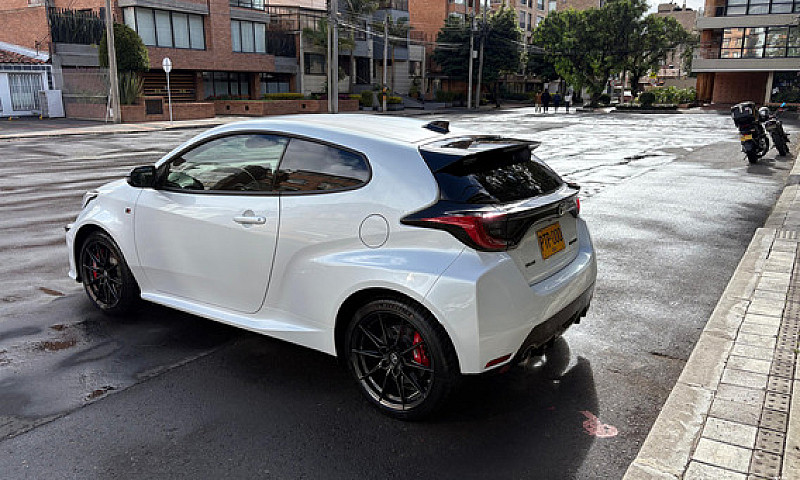 Toyota Yaris 1.6 Gr...