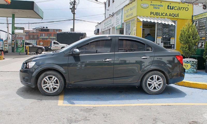 Chevrolet Sonic 1.6 ...