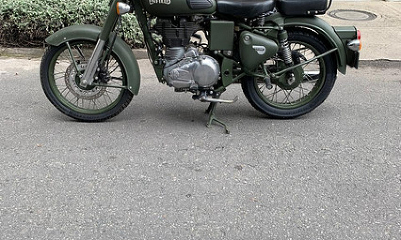 Royal Enfield Classi...