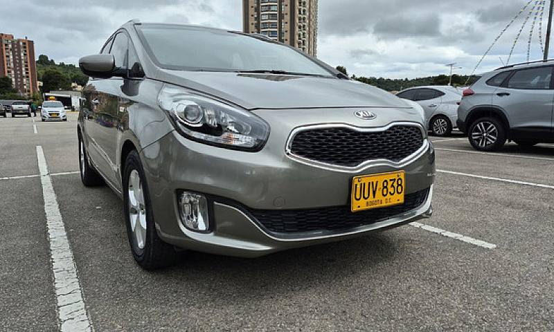 Kia Carens 2.0 Suv E...
