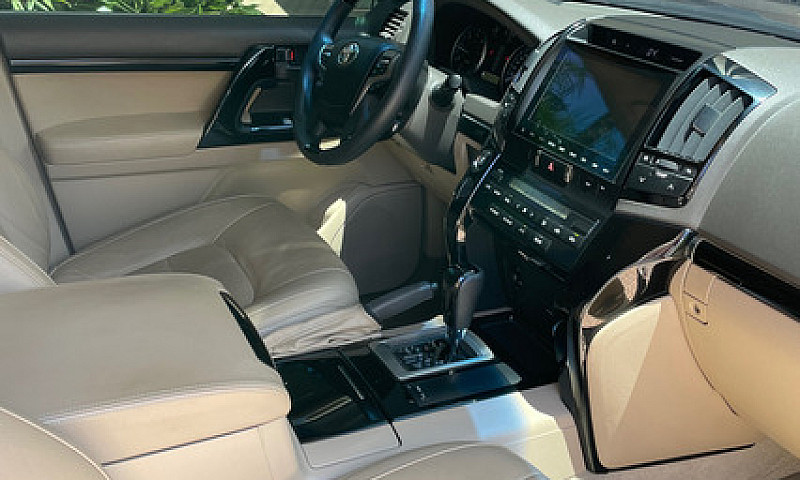 Toyota Land Cruiser ...
